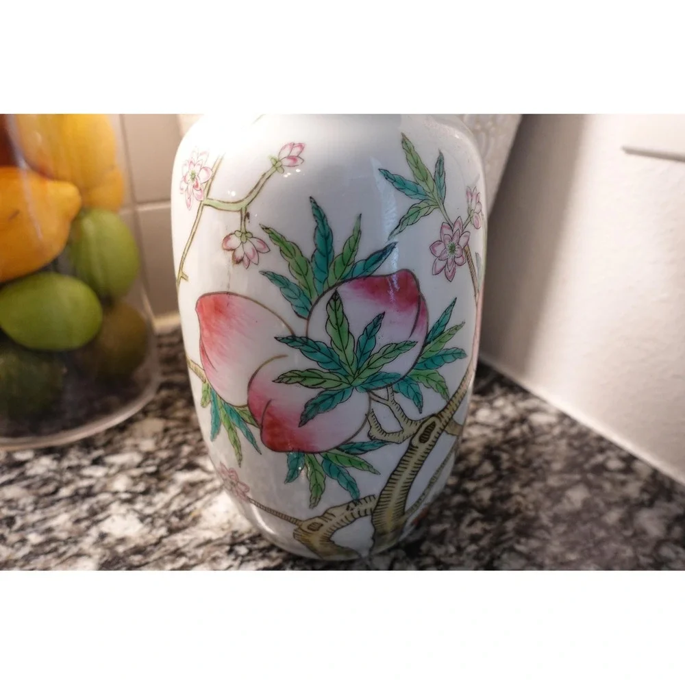 Jingdezhen Famille Rose‎ 9 Peaches Bottle Vase
